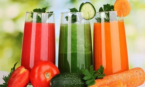 Ăn rau củ và uống nước ép, cách nào lợi hơn? Bác sĩ chỉ ra cách dùng rau quả phí phạm nhất