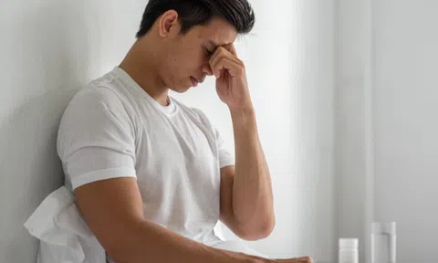 Cấp cứu kịp thời nam thanh niên bị mắc kẹt "đồ chơi" trong cơ thể