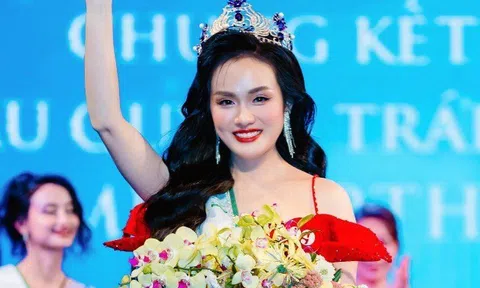 Cựu sinh viên Đại học Kinh tế quốc dân đăng quang Mrs Earth Vietnam 2024