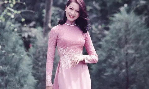 Việt Nam có một “nữ hoàng ảnh lịch” tự nhận là “hồng nhan bạc tỷ”, U55 sở hữu vẻ đẹp vượt thời gian