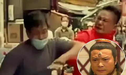 Xuất hiện đoạn video "Nhị Lang Thần" bị "tác động vật lý", không ai dám can ngăn