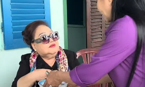 Người mẹ quyền lực không đẻ ra Trấn Thành: 80 tuổi đeo kính râm sành điệu, trong showbiz chỉ thương 2 người