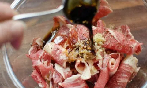 Thịt đã tẩm ướp có nên bảo quản trong ngăn mát? Thịt để bao lâu thì biến chất, không nên sử dụng?