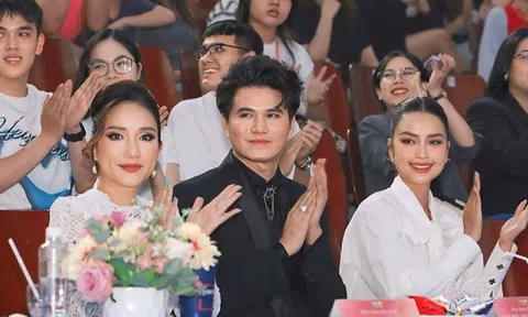 Cát Tường và Hoa Hậu Ngọc Châu thổi nến mừng sinh nhật MC Vũ Mạnh Cường giữa hàng trăm sinh viên