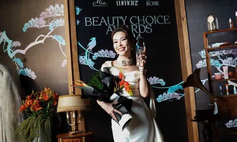 Bác sĩ Bích Na nhận giải thưởng tại L'OFFICEL Beauty Choice Awards 2024