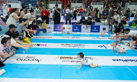 KidsPlaza xác lập kỷ lục thế giới với 1.500 em bé tham gia thi bò tại Festival Mẹ bầu và Em bé 2024