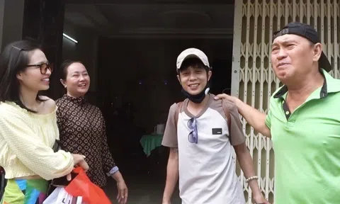 Chàng trai thấp bé yêu con gái Lê Giang mặc chung áo bạn gái, Duy Phương và vợ thái độ thế nào với "con rể"?