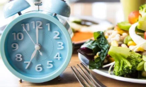 Ngày ăn hai hay ba bữa thì tốt hơn cho sức khỏe? 10 người trả lời thì hết 9 cho đáp án sai