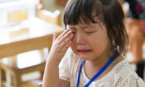 Bố họ Bao đặt tên cho con gái "độc nhất vô nhị", đứa trẻ gặp tình huống xấu hổ khi đi học