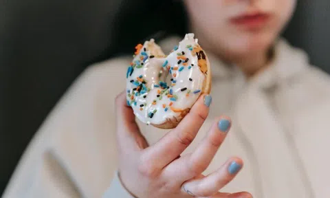 Vì sao đừng ăn đồ ngọt vào buổi sáng? Đáp án tưởng đơn giản nhưng nhiều người hay nhầm lẫn thành trả lời sai