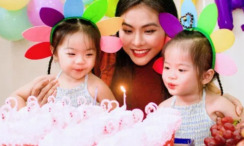 Cặp song sinh nhà Vân Trang xinh như búp bê, thường khóc vì "giành mẹ" giờ ra dáng chị gái từ ngày có em trai