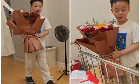 Bé trai vào viện thăm mẹ đẻ bị sốc vì em mới sinh quá xấu, sau vài tháng liền thay đổi thái độ khi em "lột xác"