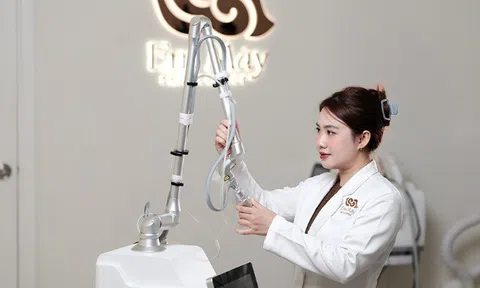 Điều trị sẹo rỗ bằng Laser CO2 Fractional có thực sự hiệu quả? Góc nhìn từ Phòng khám Em Mây Skin Center