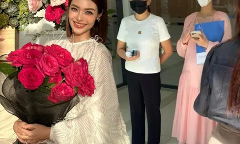 Á hậu Việt khoe dáng quyến rũ sau nửa năm âm thầm sinh quý tử, cuộc sống "màu hồng" giấu kín cả chồng lẫn con