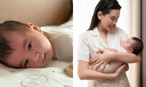 Mai Ngọc rèn nếp cho con từ bé: 6h sáng đã nằm sấp tập luyện, bé Panda vừa lí lắc vừa siêng năng