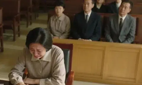 Được ông lão hàng xóm di chúc lại cho căn nhà, người phụ nữ bị kiện tội lừa đảo và phán quyết của tòa