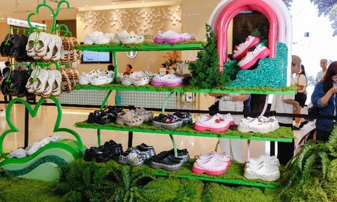 Crocs bùng Mood tiệc hè rực rỡ tại Saigon Centre
