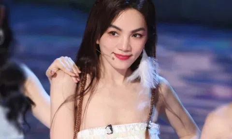 Nữ diễn viên kể cho bố mẹ chuyện bản thân bị quấy rối lúc 8 tuổi, vô tình phát hiện bí mật động trời từ hai người chị gái