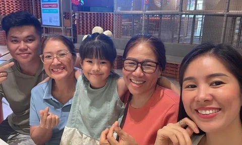 Lê Phương đưa mẹ ruột và mẹ chồng đi kỷ niệm đám cưới đúng ngày 8/8, 8 năm vẫn nồng nàn với chồng trẻ Trung Kiên