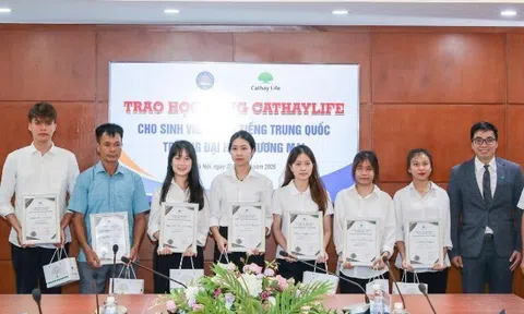 Cathay Life Việt Nam trao học bổng cho sinh viên tại khu vực Hà Nội