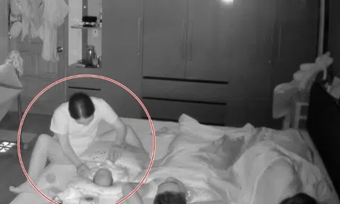 Camera ghi cảnh giữa đêm vợ chồng đang ngủ, mẹ chồng âm thầm làm một việc khiến con dâu phải đi kể khắp nơi