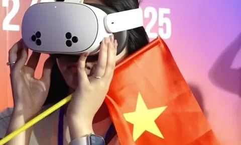 Xúc động và tự hào khi được “Trở về thời khắc thiêng liêng” tái hiện khoảnh khắc lịch sử ngày 2 tháng 9 năm 1945 cùng Bác Hồ kính yêu