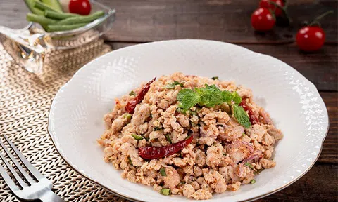 Cập nhật menu back-to-school với món Gỏi gà Mỹ băm kiểu Thái thơm ngon