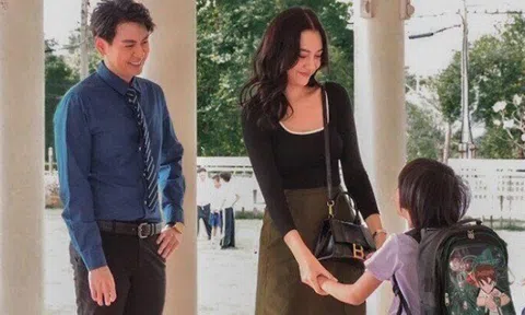 Chồng cũ đưa bạn gái đến thăm con, lúc về anh bỏ quên ví tiền trên bàn, mở ra xem tôi liền xin tái hôn