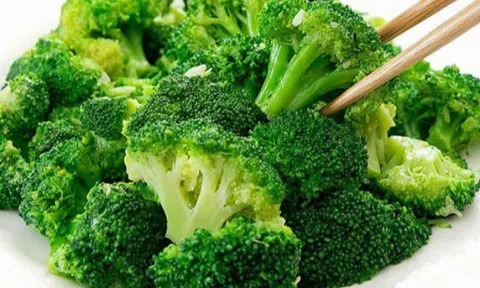 "Vua" của các loại rau, giàu canxi bậc nhất, thúc đẩy sự phát triển não bộ, xương và răng của trẻ nhỏ