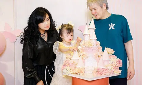 NSND Thanh Lam và bức ảnh "2 gia đình ghép làm 1": Thương con riêng lẫn cháu của chồng, vẫn là người nhà với Quốc Trung