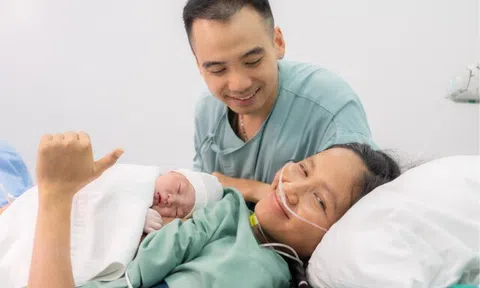 Hoa hậu H'Hen Niê sinh con đầu lòng: Chồng nhiếp ảnh gia khóc khi vợ "vượt cạn", em bé chào đời trông cực yêu