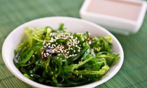 Loại rau nào được ca ngợi là siêu thực phẩm của Nhật Bản, dễ tìm ở chợ Việt nhưng nhiều người ghét ăn?