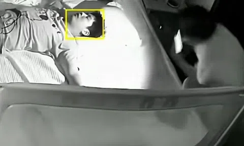 Mẹ chồng lén xem camera phòng ngủ con trai và con dâu, hành động tiếp theo của bà khiến người chồng sợ hãi