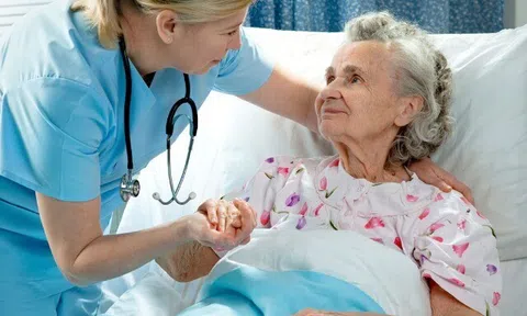 Chăm sóc giảm nhẹ cho bệnh nhân ung thư - Giải pháp toàn diện tại Phòng khám Gia đình Việt Úc