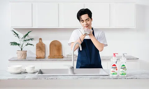 “Tổng tài” Quang Hùng MasterD lần đầu rửa chén, lau nhà, hóa “trai đảm trăm điểm”