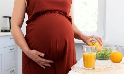 Thai phụ uống 5 lít nước mỗi ngày và căn bệnh ít ai ngờ tới