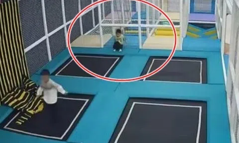Bé trai 4 tuổi tử vong vì nghẹn hạt trân châu trong trà sữa, camera giám sát ghi lại cảnh tượng đau lòng