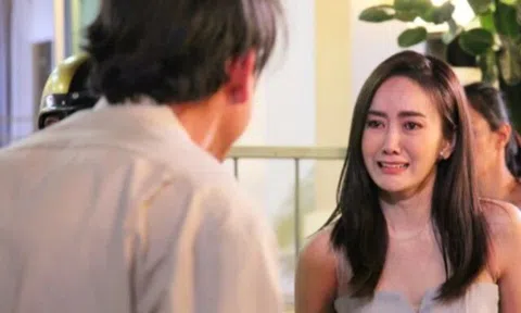 Bố chồng tặng cháu nội 2 tỷ mừng đầy tháng kèm một lời nhắn nhủ, con dâu lập tức đổi họ cho đứa trẻ sang họ mẹ