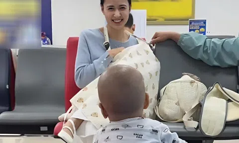 Mẹ bỉm Hà Nội cho con bú ở phòng chờ tiêm gây sốt MXH vì xinh giống hệt mỹ nhân đẹp nhất Philippines