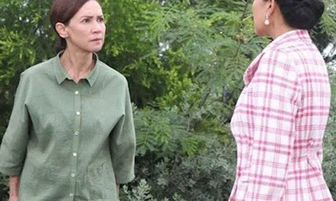 Con gái phải rửa 10 mâm bát vì không mua vàng tặng mẹ chồng tương lai, mẹ đẻ làm một việc khiến cả nhà trai xấu hổ