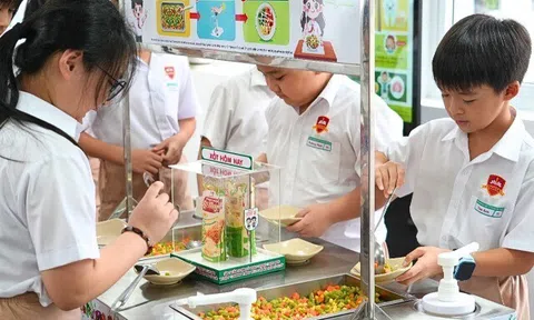 Quầy buffet rau củ thay đổi thói quen ăn rau xanh của trẻ nhỏ từ bữa trưa hàng ngày