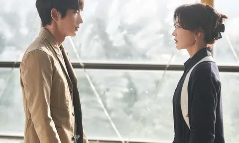 Cưới vợ trẻ kém 17 tuổi, vợ cũ bắt chuyển hết tài sản cho cô ấy, tôi cảm kích và đồng ý luôn