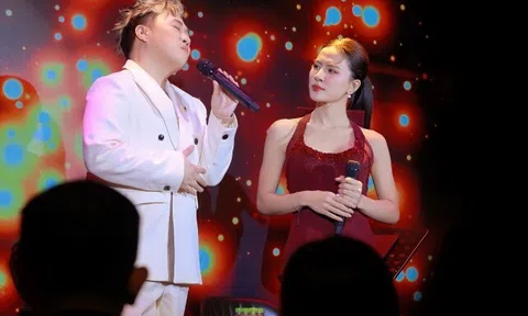 Đêm nhạc "Thương về miền Trung" cùng 12 nghệ sĩ gây quỹ hơn 400 triệu đồng cho học sinh vùng lũ