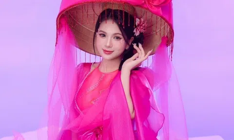 Nữ nghệ sĩ Việt gây chú ý khi mang "Cô Đôi Thượng Ngàn" sang Lào biểu diễn