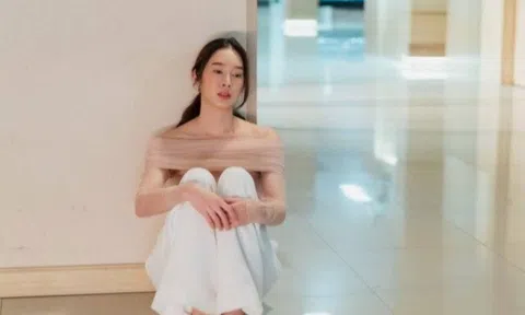 Đêm tân hôn nhận được cuộc gọi từ chồng cũ, cả người tôi cứng đơ khi nghe lời anh nói