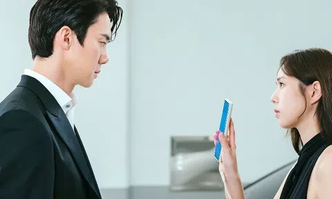 Tình cờ gặp vợ cũ sau 8 năm, thấy 2 người lạ mặt bên cạnh cô ấy, tôi điếng người