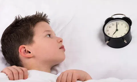 “4 cần – 3 tránh” để giúp trẻ tăng đề kháng bảo vệ sức khỏe, việc làm sai thì nhiều mẹ lại hay áp dụng