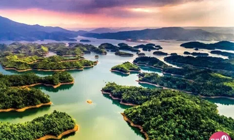 Hồ Tà Đùng – nơi mặt nước giữ lại màu trời và những khoảnh khắc bình yên nhất của cao nguyên