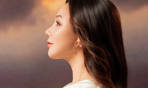 Hồ Quỳnh Hương đánh dấu cột mốc 11 năm trở lại bằng album "Khi em hát"