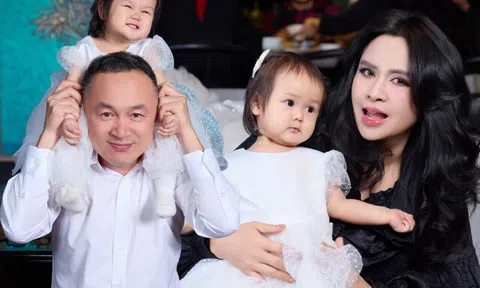 Quốc Trung "tan chảy" khi gọi điện về nhà thấy cháu ngoại khóc, diva Thanh Lam phải ghen tỵ với chồng cũ